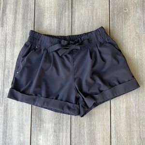 Lululemon drawstring shorts black size 6